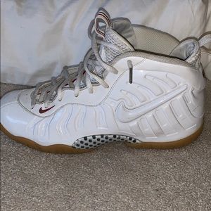 Nike foamposite White Gucci